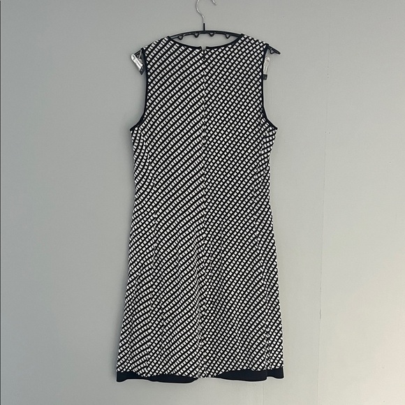 J. Crew Black and White Geometric Mini Dress Size 4 - Picture 5 of 5